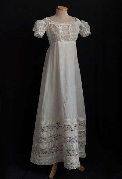  Fashioned Dresses  1800 on Almost Looks Like An Old Fashioned Nightgown