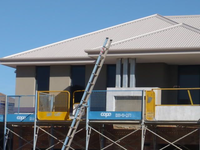 The complete wall of Lundy Grey you see was taken in full sunlight. The complete wall of Lundy Grey you see was taken in full sunlight.